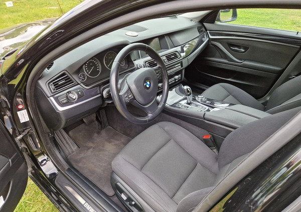BMW Seria 5 cena 60500 przebieg: 139500, rok produkcji 2016 z Poznań małe 497